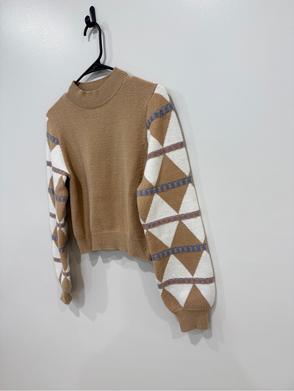Lulu’s Women's Geometric Sleeve Sweater - Picture 2 of 4